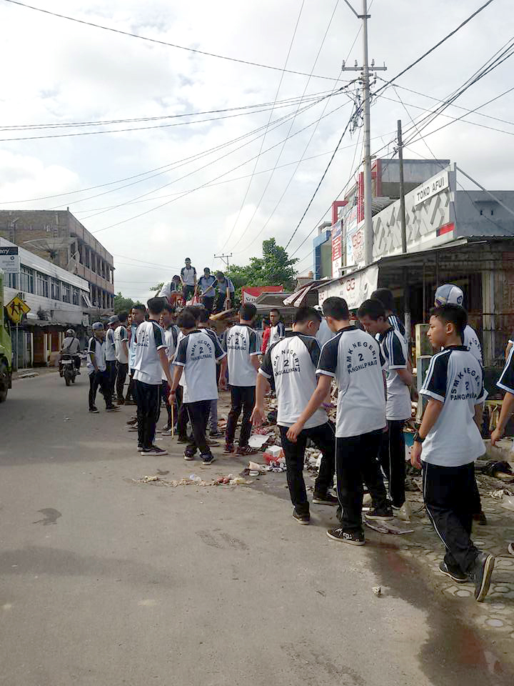 Kerja Bakti Pasca Banjir Selamat Datang di SMK Negeri 2